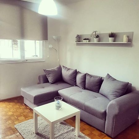 Apartman Kej 피로트 외부 사진