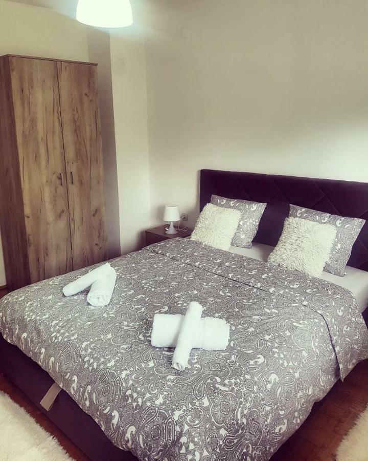 Apartman Kej 피로트 외부 사진