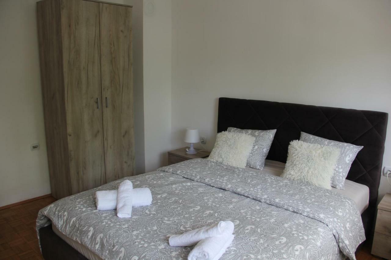 Apartman Kej 피로트 외부 사진
