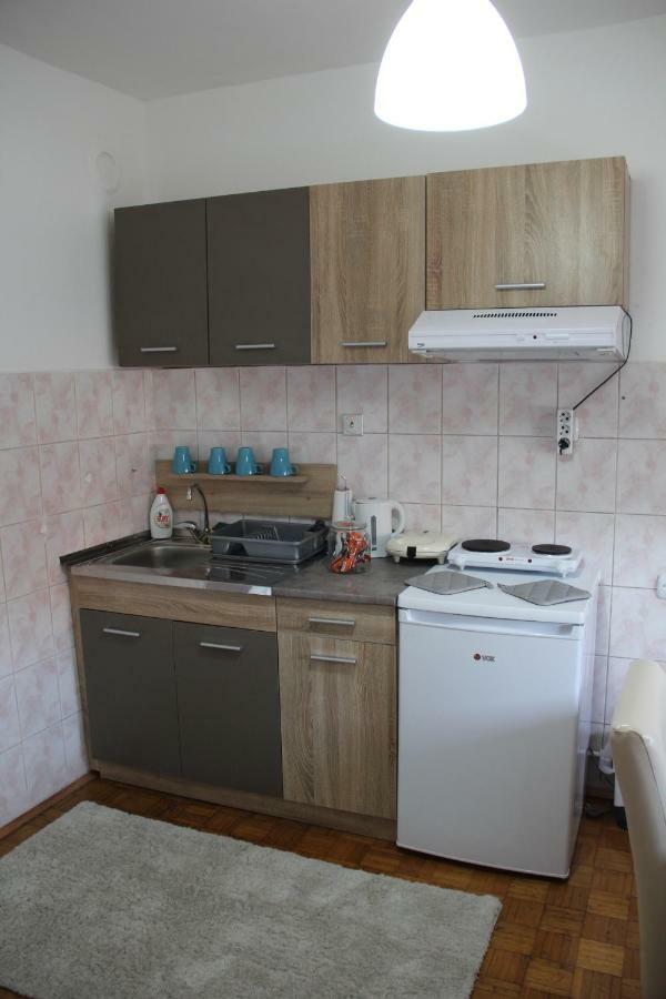 Apartman Kej 피로트 외부 사진