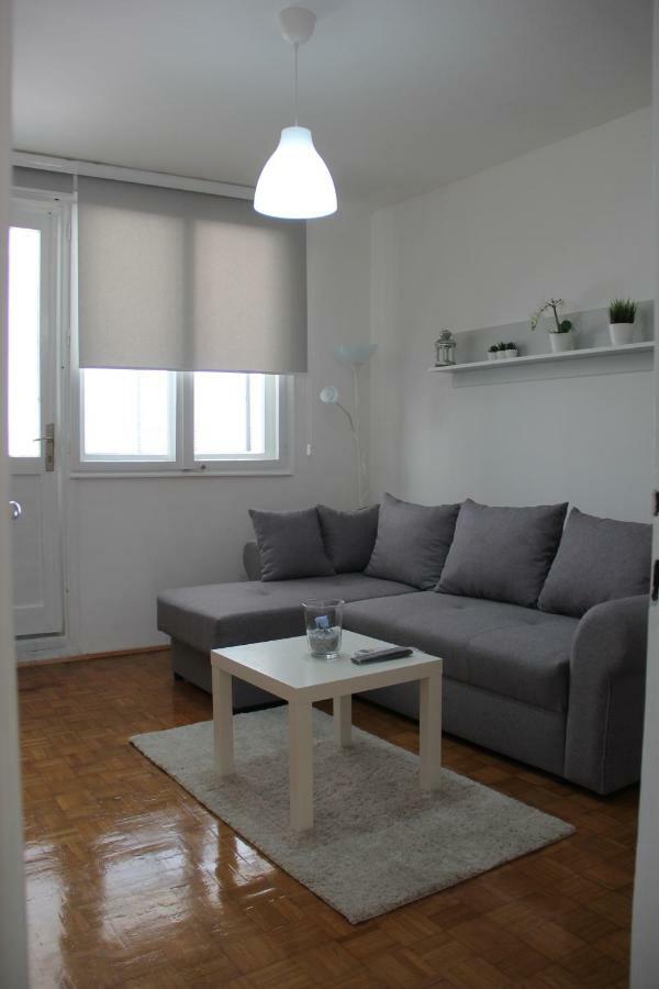 Apartman Kej 피로트 외부 사진
