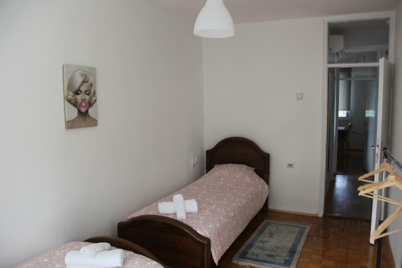 Apartman Kej 피로트 외부 사진