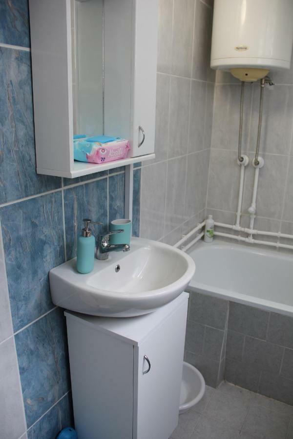 Apartman Kej 피로트 외부 사진